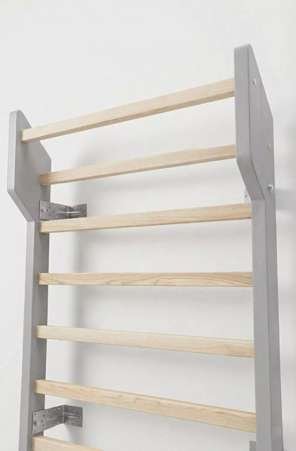 Ergonomic 3x4cm ash wood rungs for spinal decompression and comfortable non-slip grip