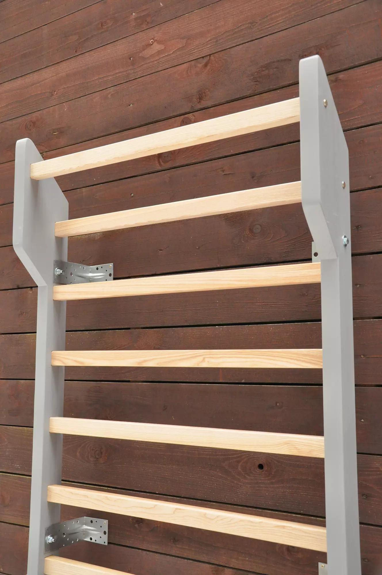 Swedish ladder BarinToys Ash Grey Classic wall bars top climbing ladder frame details with curved silhouette design.