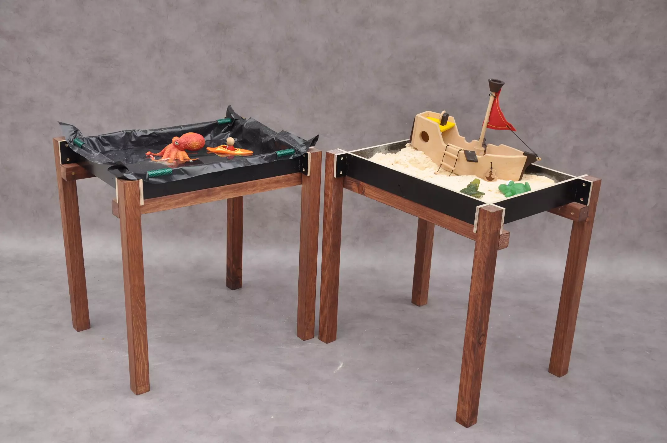 Children's water table and sandpit table by BarinToys