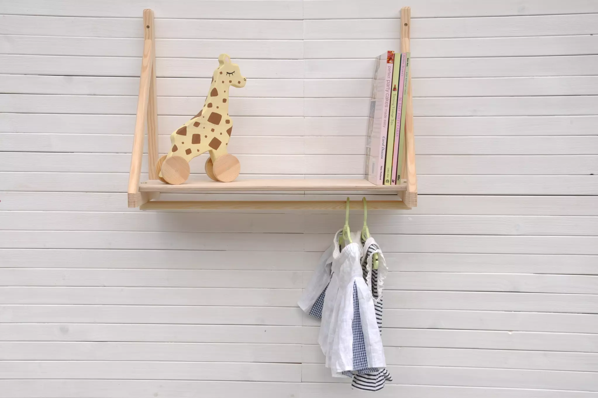 Small clothes rail Set Sail floating nursery shelf with hanging rail by Barin Toys brand.